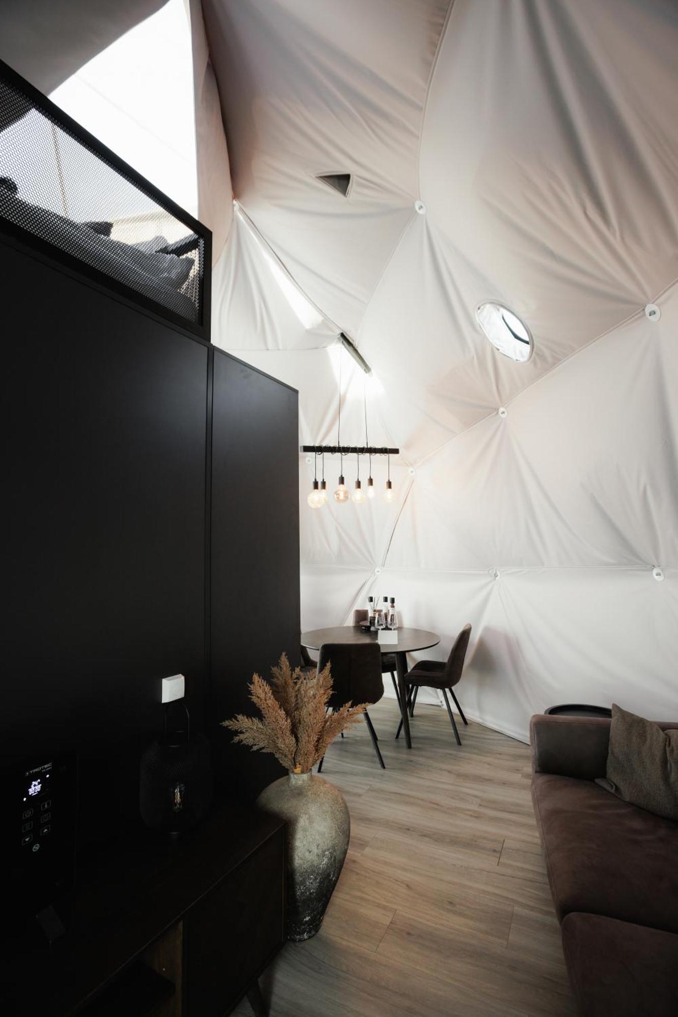 Golden Circle Domes - Glamping Experience Selfoss