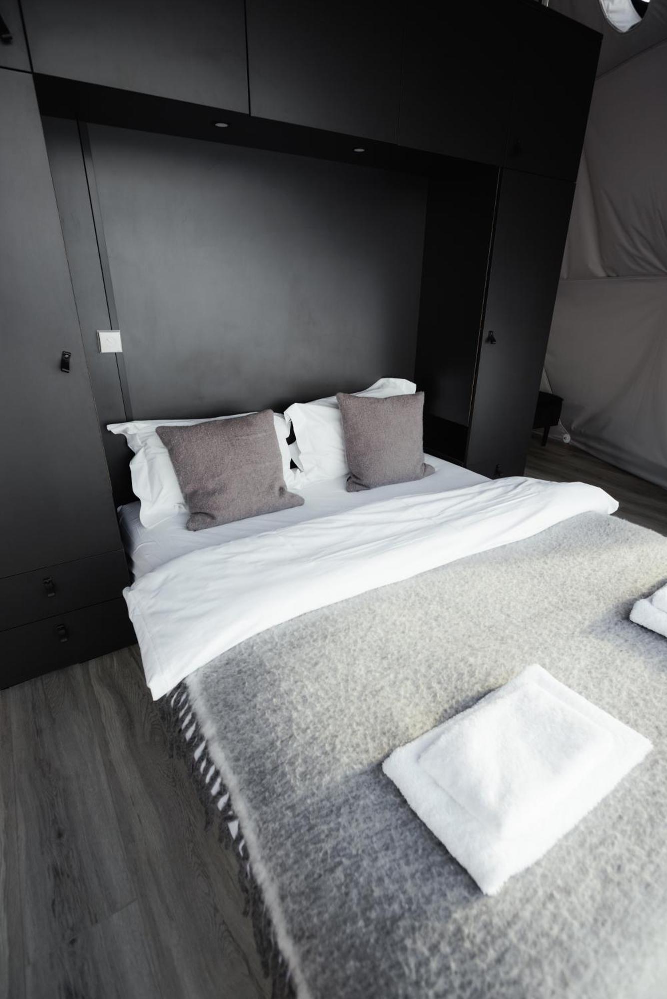 Golden Circle Domes - Glamping Experience Luxury tent